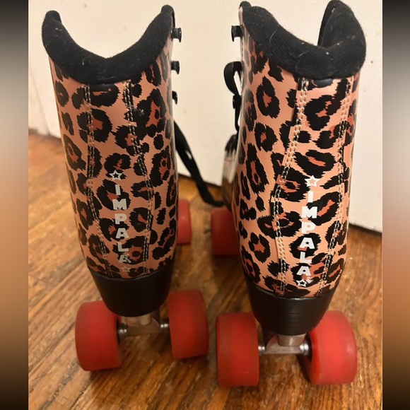 Impala Leopard Print Roller Skates with knee/wrist/elbow pads - Picture 6 of 9